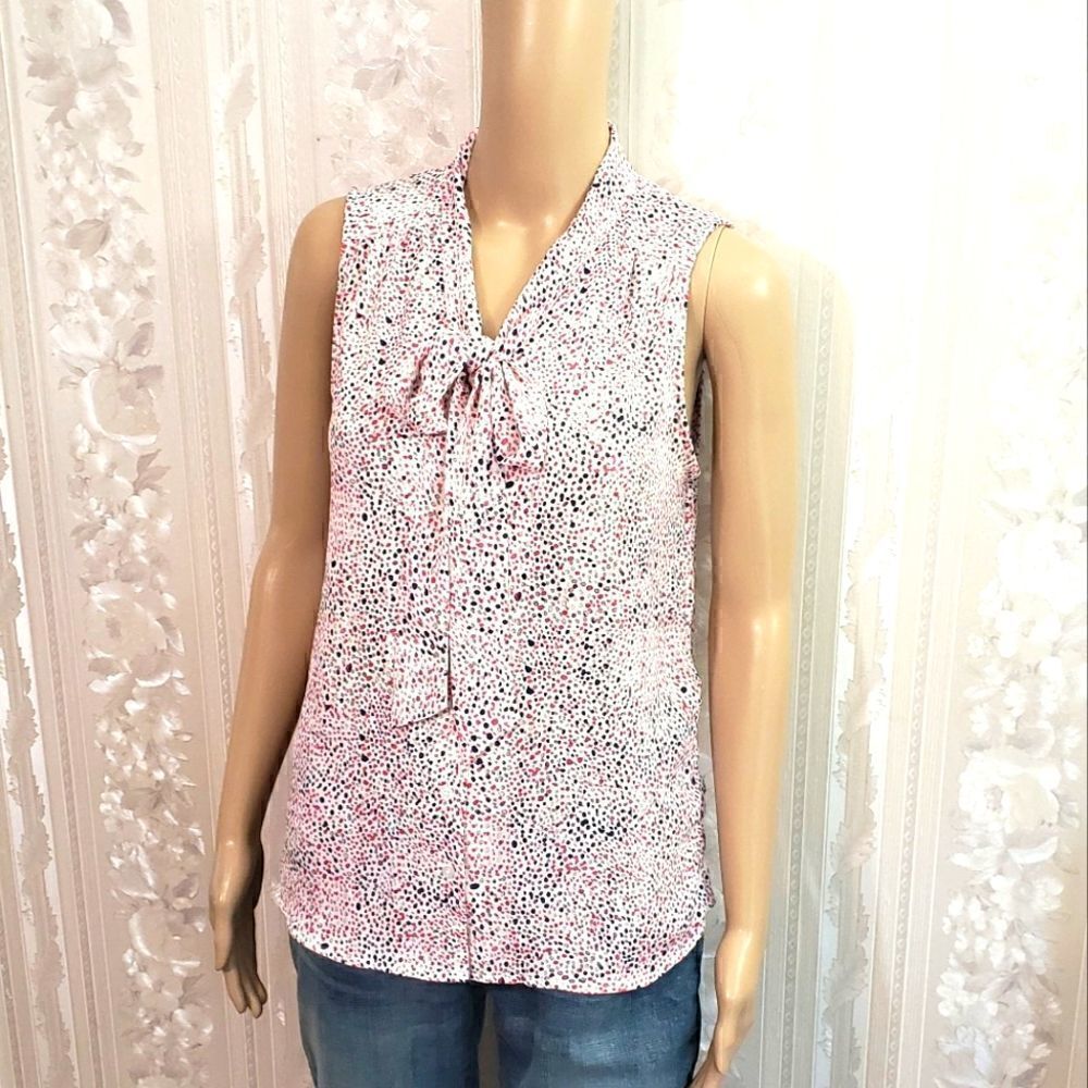 Jones New York Sleeveless Tie Neck Blouse
